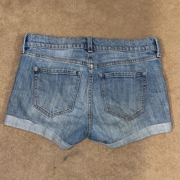 🌸BRAND NEW: Boyfriend Jean shorts Size 2 - Picture 2 of 4